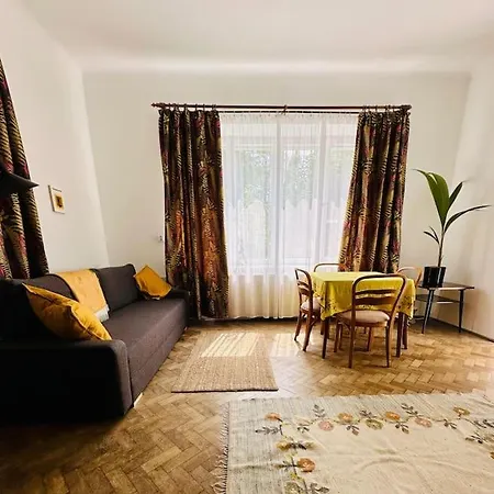 Spacious Garden Willa Lublin